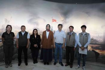 Vali Yiğitbaşı İstiklal Tanıtım Merkezini İnceledi
