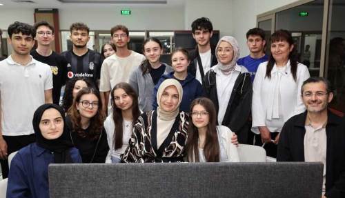 Vali Yiğitbaşı’ndan gece kütüphane ziyareti