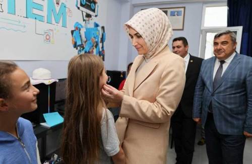 Vali Yiğitbaşı’ndan Kodlama ve Sanat Atölyesi’ne ziyaret