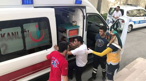 Valiz kavgasında 2 kişi yaralandı