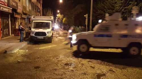 Van'da askeri araca bombalı saldırı