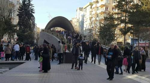 Vatandaş gelecekten umudunu yitirmiş!