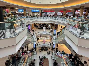 Vatandaşlar sandıktan AVM'ye geçti