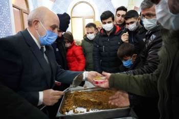 Vatandaşlara Helva İkramı
