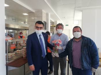 Vefa Sosyal Destek Grubu Yemekhanesindeki Kadınlar Unutulmadı
