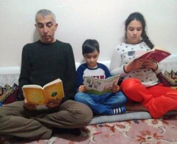 Veliler Çocuklarıyla Birlikte Kitap Okudu
