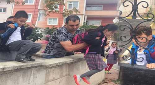 Velilerin çocuklarıyla tehlikeli oyunu