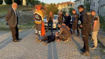 Virajı Alamayan Motosiklet Savruldu: 1 Yaralı