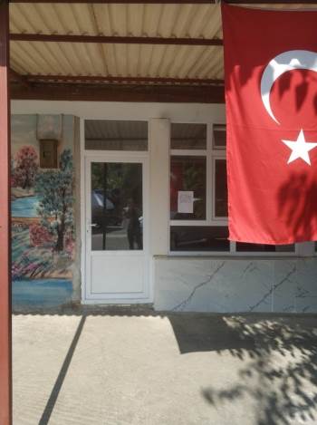 Virüs Yayılmasın Diye Kahvehanelerini Gönüllü Olarak Kapattılar
