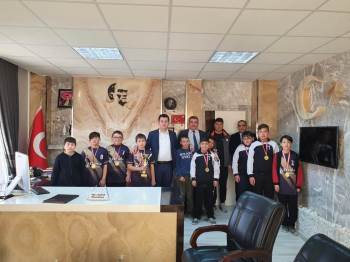 Voleybol ’Da Afyonkarahisar’I Temsil Edecekler
