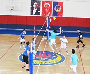 VOLEYBOL LİGİ BAŞLADI