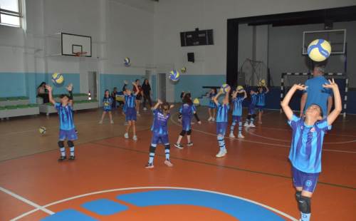 Voleybolda erkek öğrenci yok!