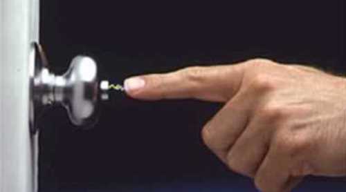 VÜCUTTAKİ ELEKTRİĞİ NASIL YOK EDERİZ?