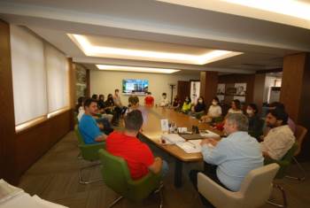 Yabancı Gençlerden Başkan Akçadurak’A Ziyaret
