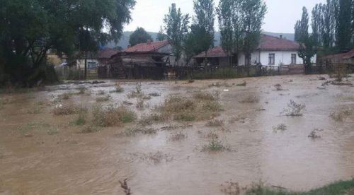 Yağmur Altıntaş'ı göle çevirdi