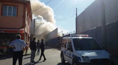 Yakılan çöp mahallede paniğe neden oldu
