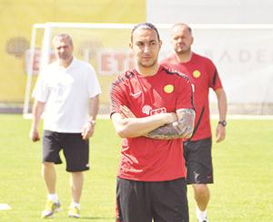 Yanalla yıldızı hiç barışmadı