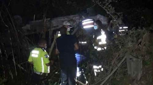 Yanan araçta can verdi!