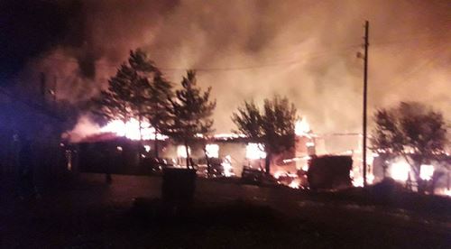 Yangında 3 ev küle döndü!