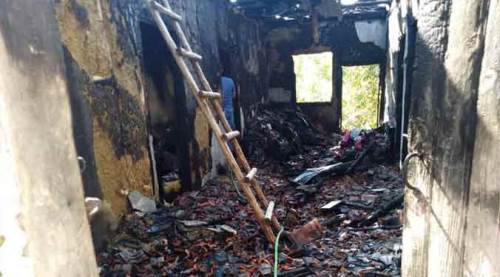 Yangında her şeyini kaybetti