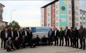 Yaptıkları Bağışlarla Hafızlık Kurslarına Hizmet Aracı Hediye Ettiler
