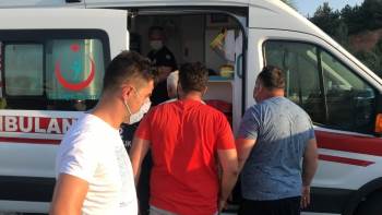 Yaralanan Oğlunu Ambulansta Gören Baba Telaşa Kapıldı
