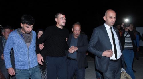 Yaralı 'gazi'yi kurbanla karşıladılar