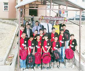 Yardım eli Vana ulaştı