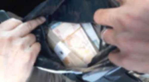 Yardım için yanına gelen kadın...