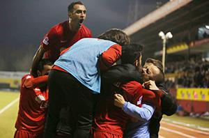 Yarı finaldeyiz vesSELAM