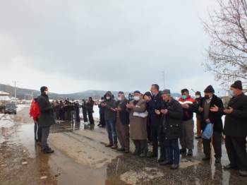 Yarım Asırlık Asker Uğurlama Geleneği Cuma Namazı Sonrası Dualarla Yapıldı
