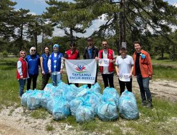 Yarım Saatte 30 Çöp Poşeti Doldu
