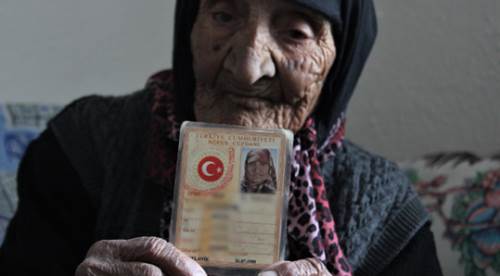 Yaşını duyan şaşkına dönüyor!