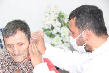 Yaşlılara Evlerinde Saç Ve Sakal Tıraşı Hizmeti
