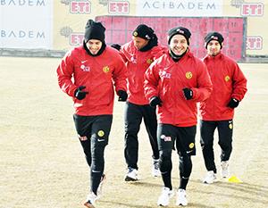 Konyaspor hazırlıkları neşeli başladı