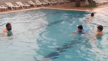 Yaz Geldi, Havuz Sezonu Açıldı
