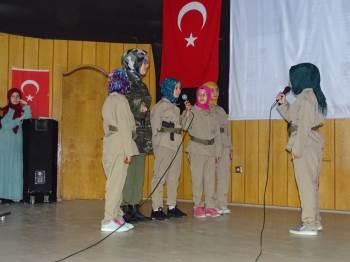 Yaz Kur’An Kursu Kız Öğrencilerinden 15 Temmuz Programı
