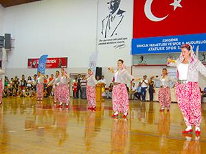 Yaz okullarına görkemli kapanış