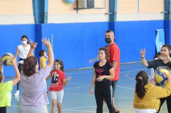 Yaz Spor Okullarında Voleybol Branşına Büyük İlgi
