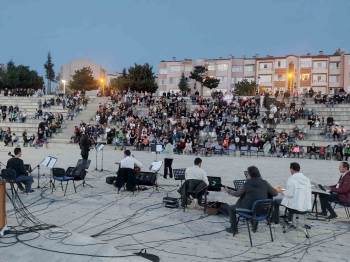 Yaza Merhaba Konseri İzleyicilerden Tam Not Aldı
