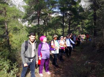 Yeksayder Üyeleri Tarihi Roma Yolunda Yürüdü
