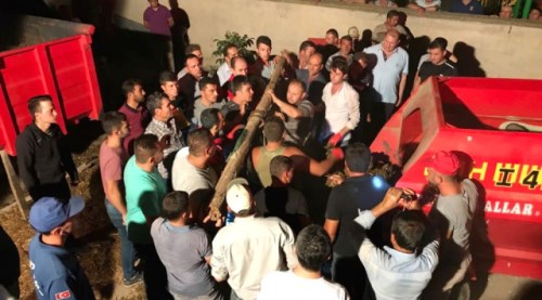 Yem karma makinesinde feci şekilde can verdi