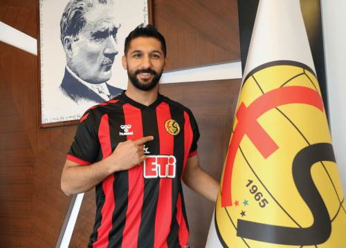 Yeni takımı merakla bekleniyor