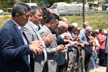 Yenikent Beldesinde Yağmur Ve Şükür Duası
