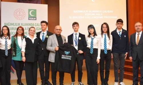 Yeşilay Genel Başkanı Prof. Dr. Mücahit Öztürk öğrencilerle buluştu