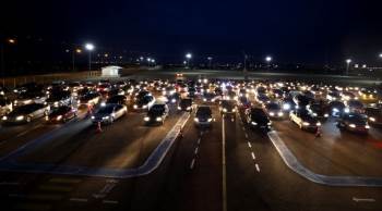 Yeşilçam Klasiği ‘Selvi Boylum Al Yazmalım’I Araçlarından İzlediler
