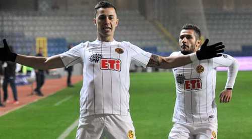 YETERKİ SEN YÜREKTEN OYNA