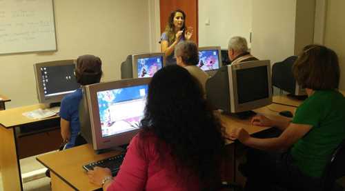 Yetişkinler için bilgisayar kursu başladı