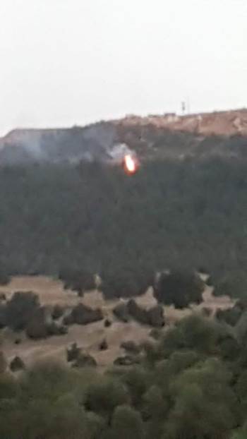 Yıldırım Düşme Anı Fotoğraf Karesine Yansıdı
