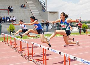 YILDIZ ATLETLER SAZOVADA YARIŞTI